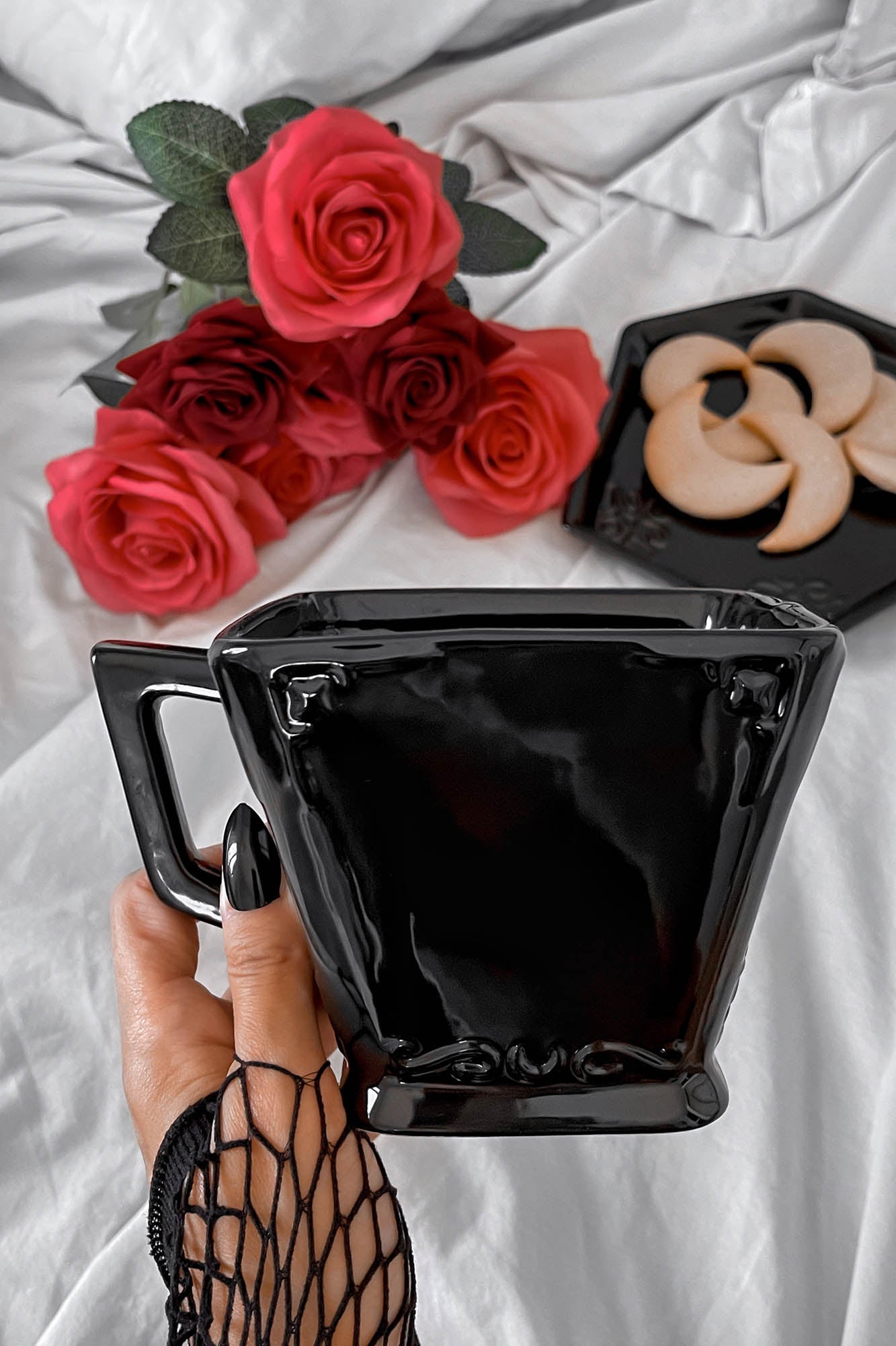 Kitsu Black Gloss Porcelain Teacup - 16oz Gothic Ceramic Mug