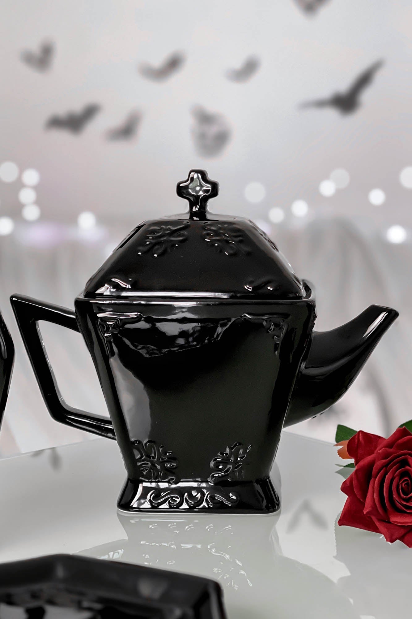 Kitsu Black Gloss Ceramic Teapot with Sculpted Details - 28oz
