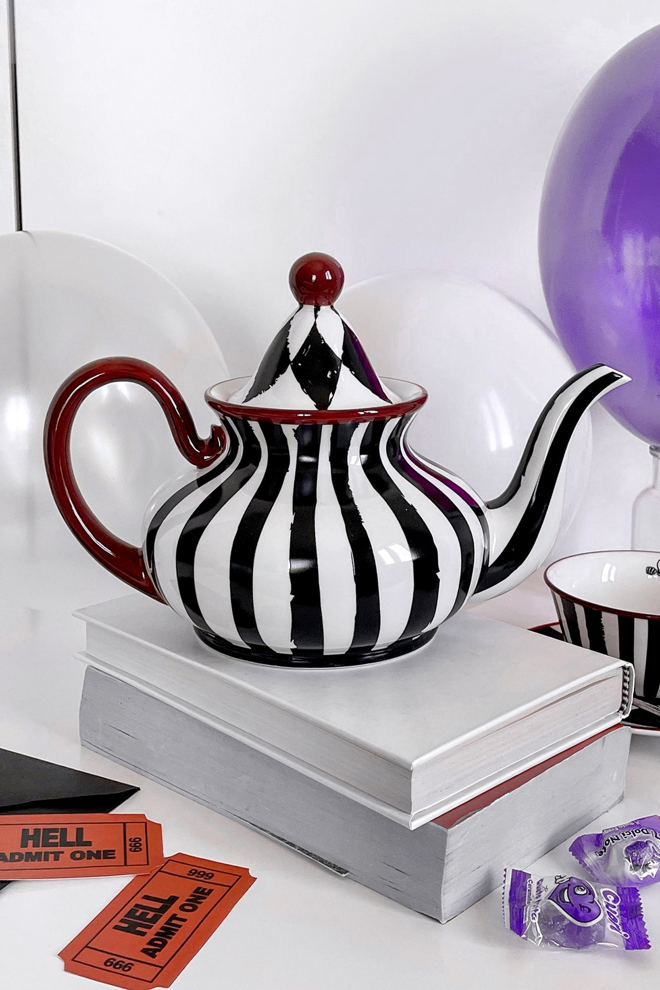 Killstar Calagari Ceramic Teapot with Contrasting Pattern - 1100ml