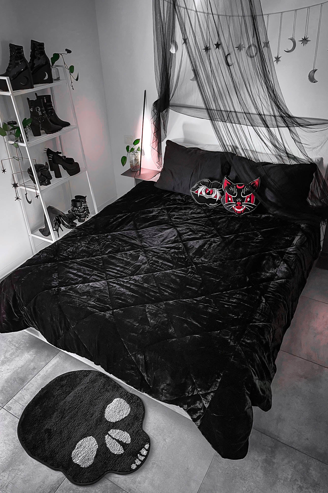 KILLSTAR Jet Velvet Comforter - Soft Quilted Bedding 200x200cm